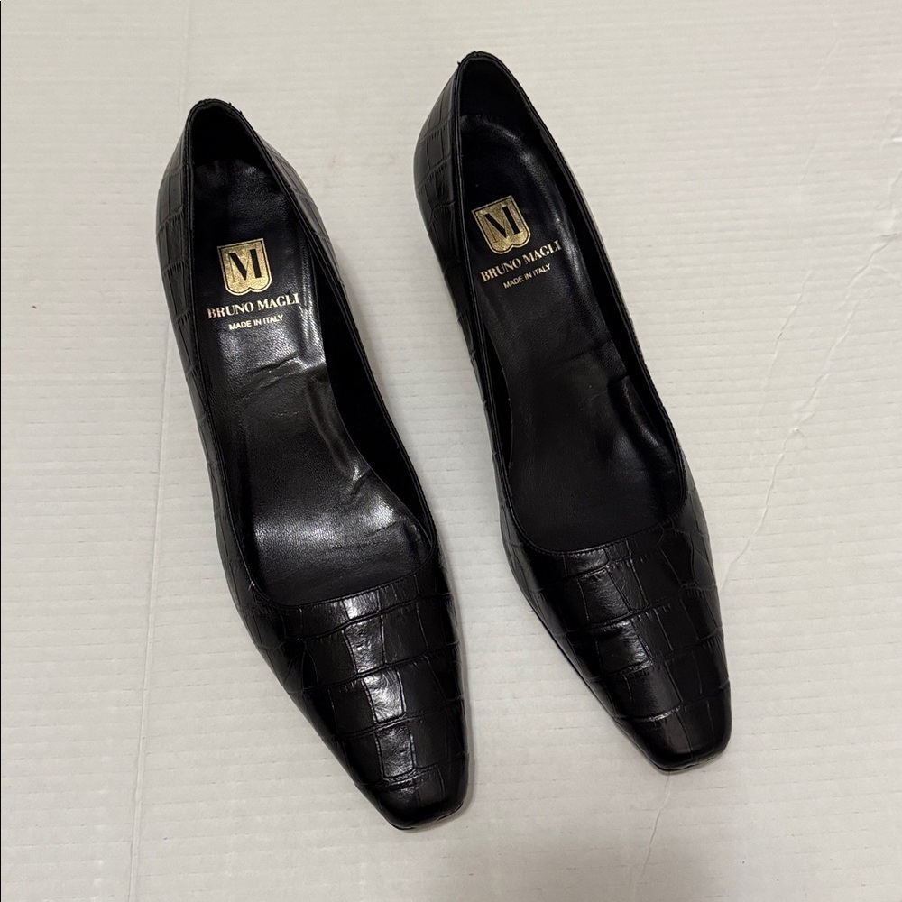 Bruno Magli - Mirea Croc-Embossed Leather Pump In Black - Size 42
